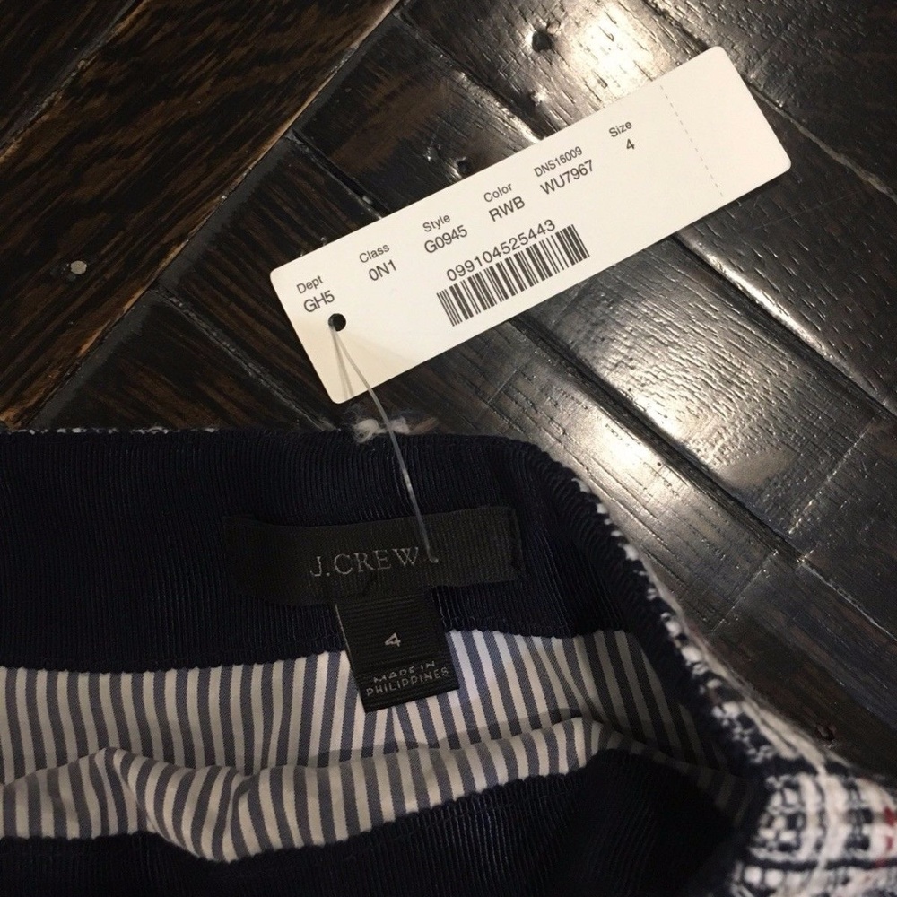 NWT J. Crew Knee Length Pencil Skirt - Size 4 - Picture 2 of 2